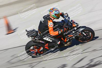 media/Jan-21-2023-Fastrack Riders (Sat) [[fcf3f88a30]]/Level 4/Session 2 Nascar 1/